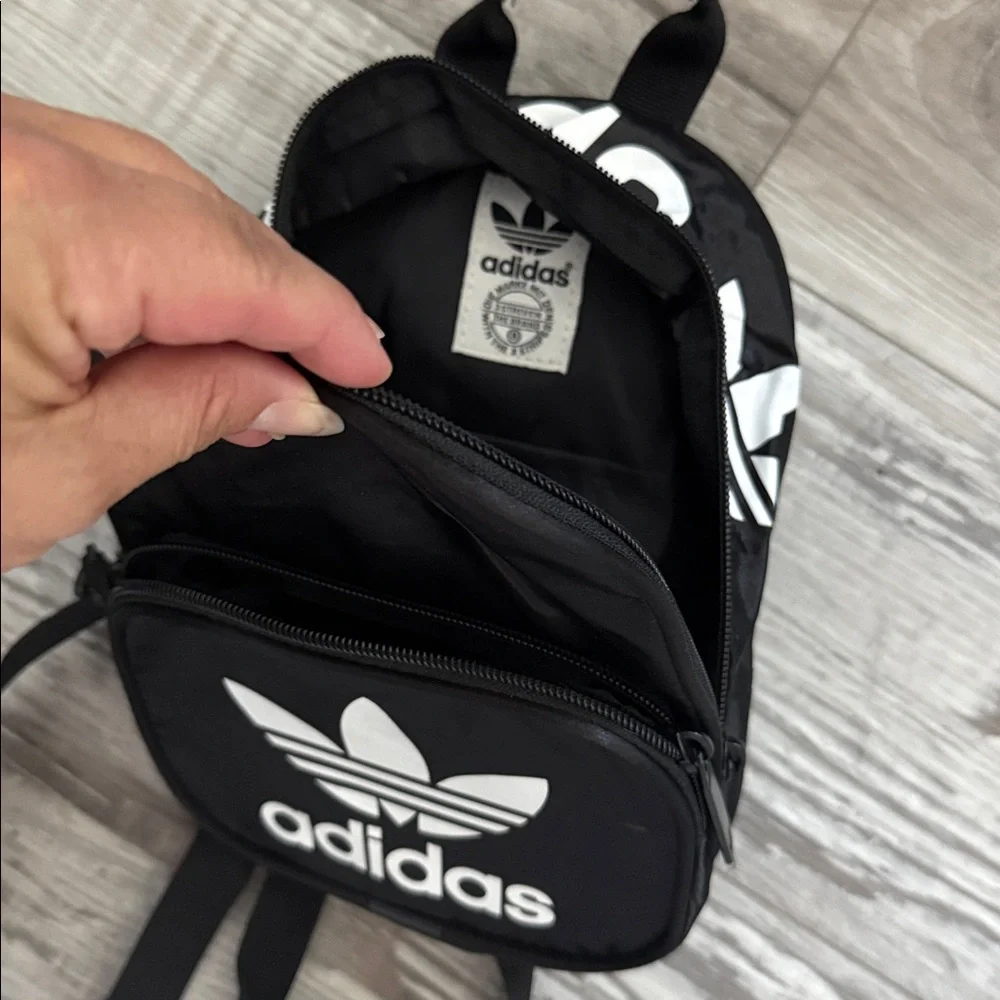 Adidas mini backpack NWOT - Picture 2 of 3